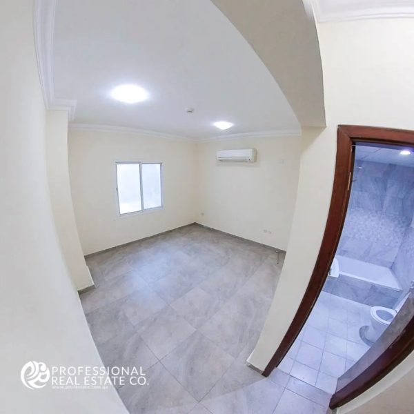 Additional Bedroom in Unfurnished 2 BHK Apartment in Muntazah