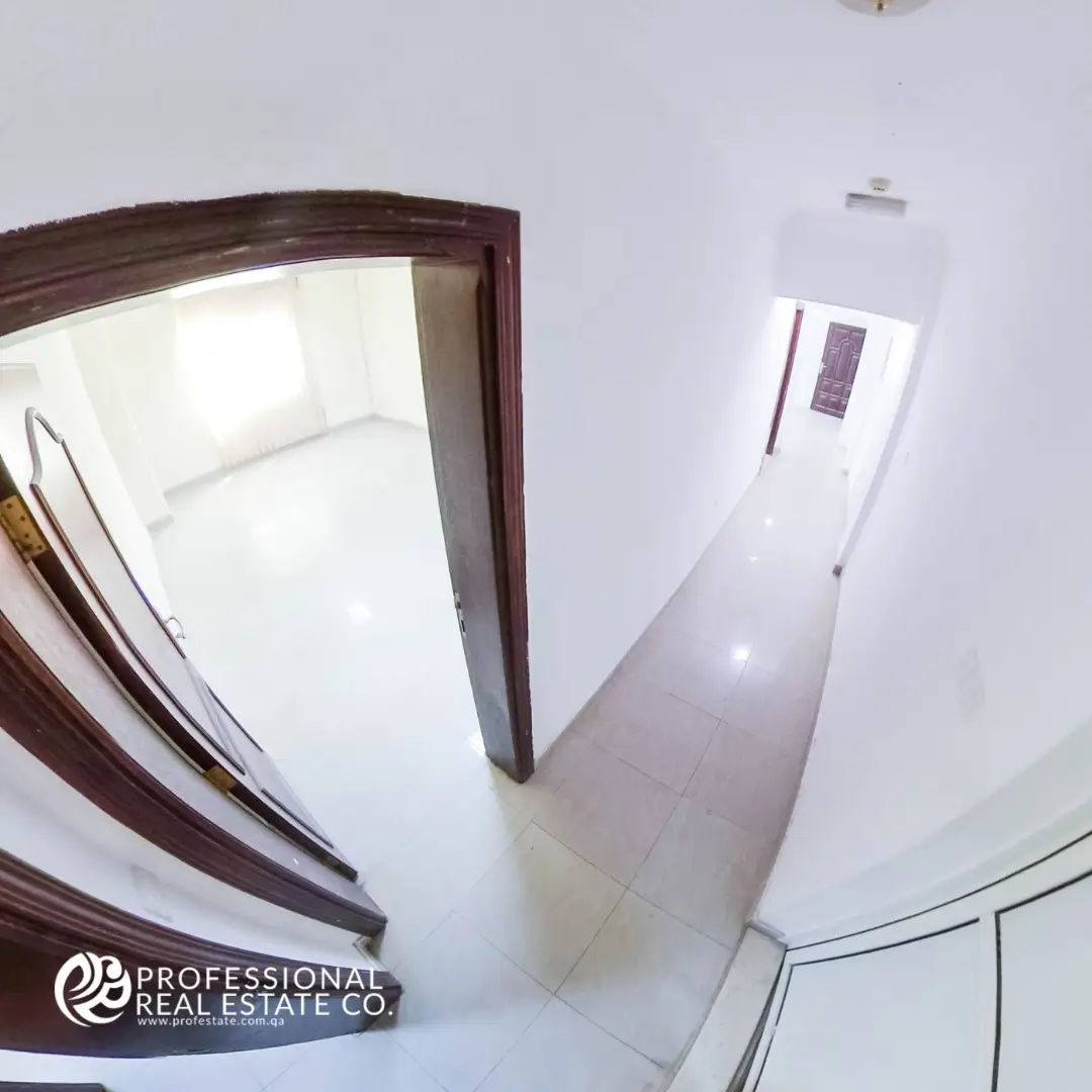 Hallway in 2-room office space in Al Rayyan – Clean, functional, and ideal for office traffic