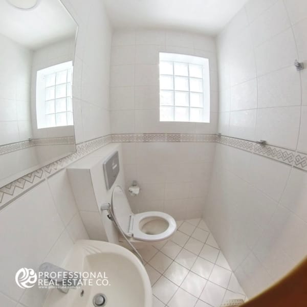 Additional small toilet in a semi-furnished 3 BHK compound villa in West Bay Lagoon – Convenient and modern for family use.