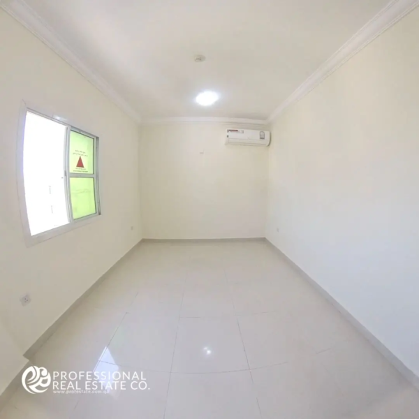 Third bedroom in unfurnished 3 BHK apartment for rent in Muntazah, near B Ring Road – Perfect for guests, office, or extra storage space