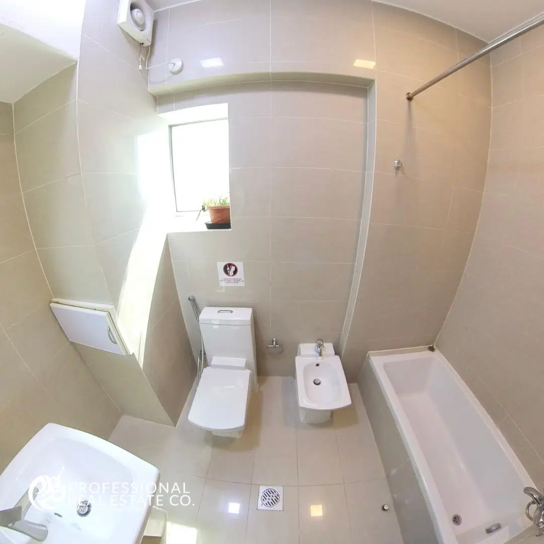 Modern bathroom in fully furnished 2 BHK apartment in Najma with sleek fixtures and stylish finishes.