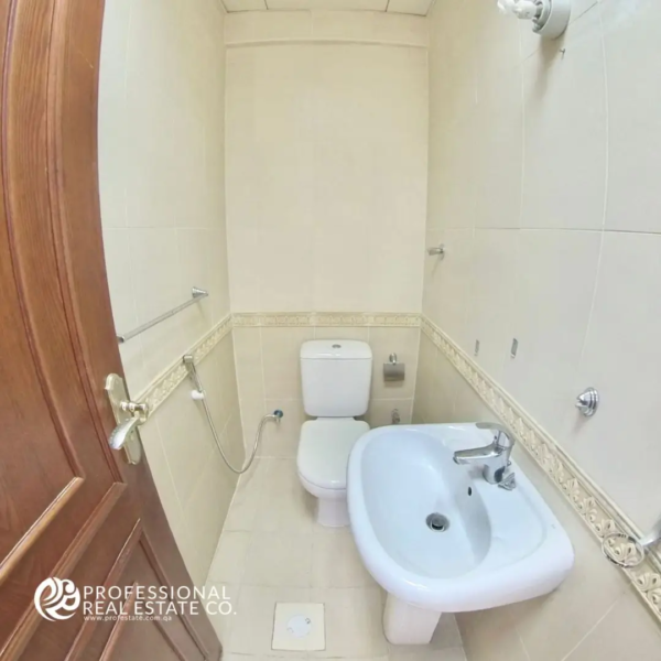 Modern powder room in an unfurnished 2 BHK apartment in Doha Jadeed, near New Doha Complex.