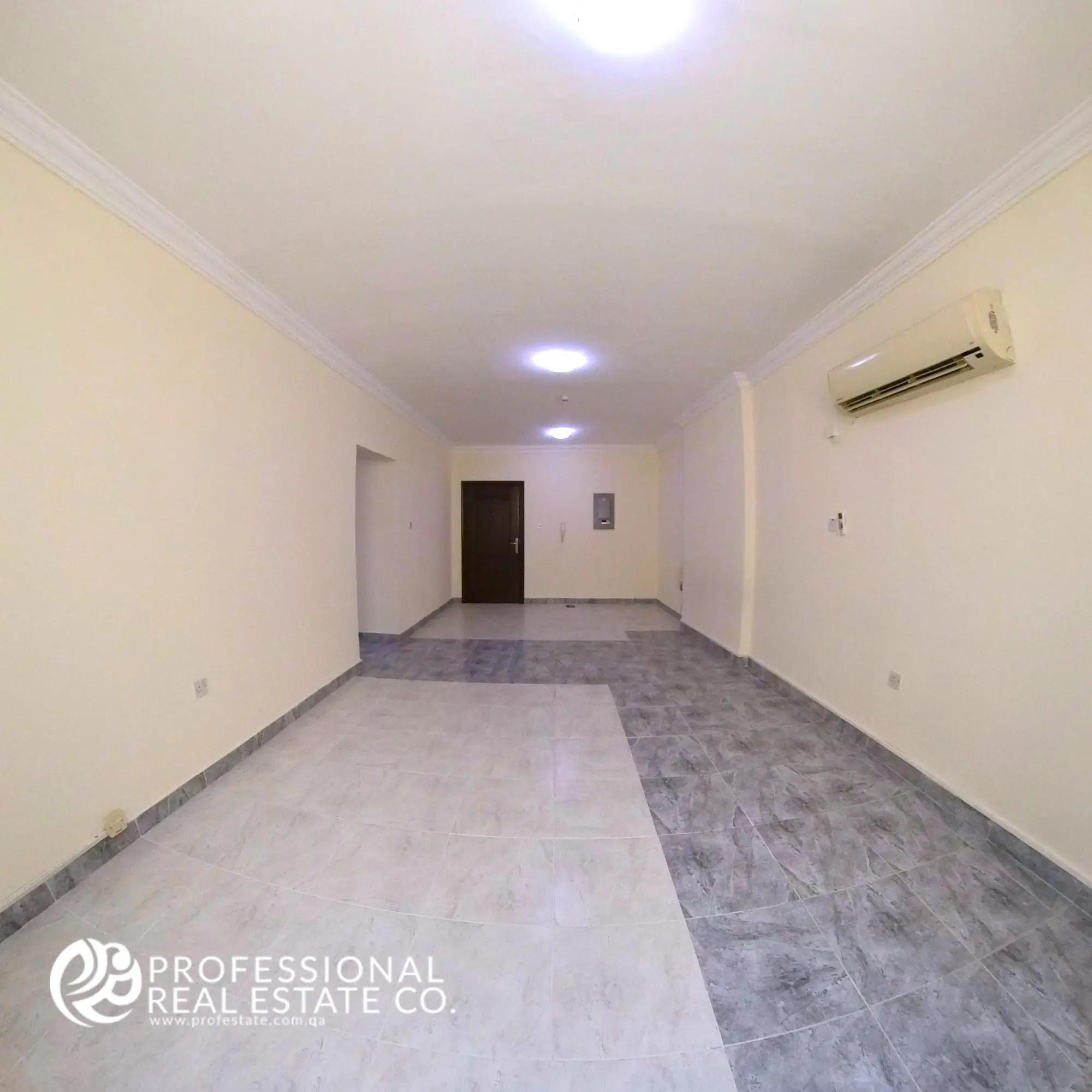 Alternative view of living room in an unfurnished 2 BHK apartment in Al Sadd, Doha