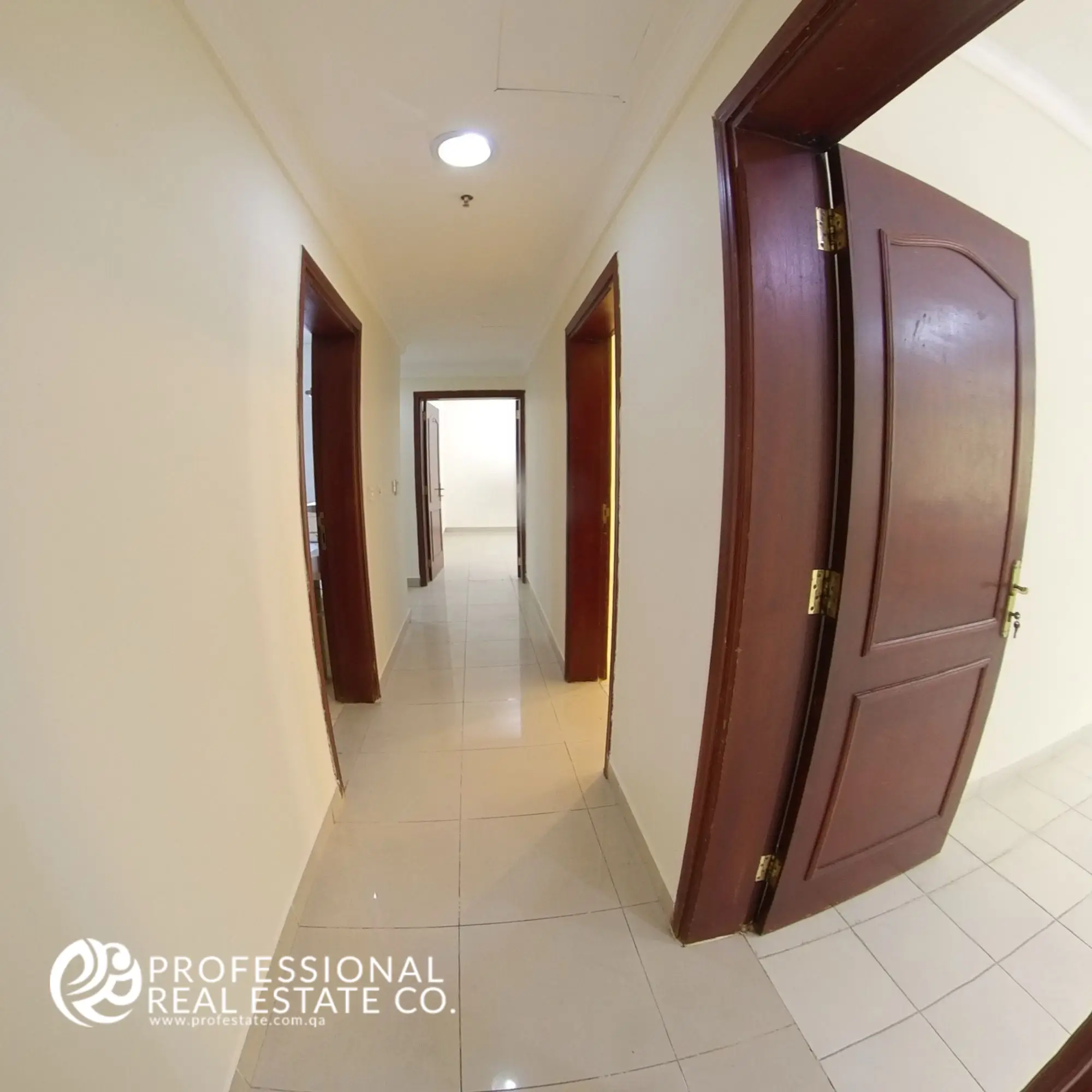 Alternative view of hallway in an unfurnished 3 BHK apartment in Bin Mahmoud, Doha